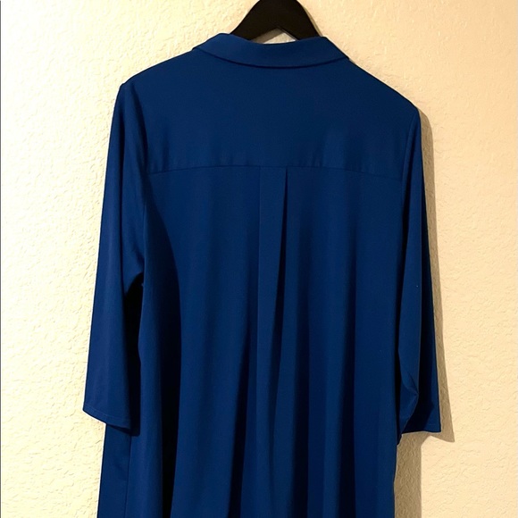 Peter Nygard Tailored blue shirt - Picture 2 of 3